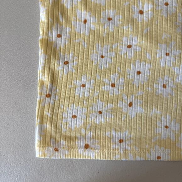 Y2K-inspired yellow and white daisy halter top women's size medium - Picture 3 of 4